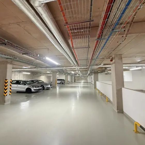 PRONÁJEM LUXUSNÍ NOVOSTAVBY BYTU 2+KK S GARÁŽOVÝM STÁNÍM A SKLEPEM V BRNĚ ČERNÝCH POLÍCH - Photo 1
