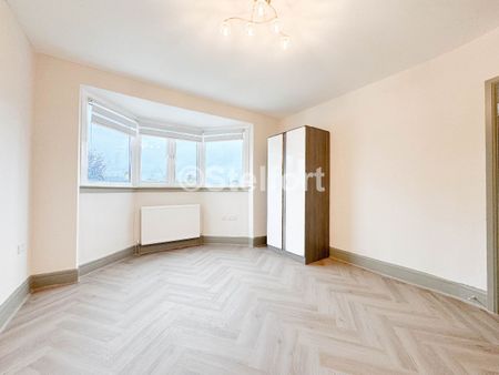 Sandringham Road, NW11, London - Photo 4