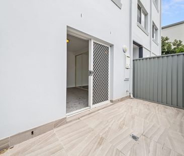 One-Bedroom with Courtyard & Own Entry - Photo 5