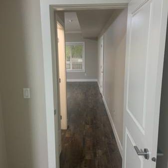 Bachelor 1BR in DT Chilliwack - Photo 4