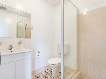 Tidy Two Bedroom Home in Convenient Location - Photo 5