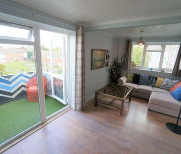 2 bedroom flat to rent - Photo 2