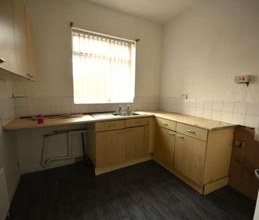 Coalshaw Green Road, Chadderton, OL9 - Photo 2