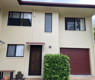 3 BEDROOM TOWNHOUSE CLOSE TO SCHOOLS AND SHOPS - Photo 4