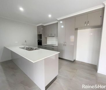 Spacious Modern Home in Sought-After Urraween - Photo 6