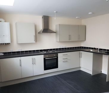 2 bedroom flat to rent - Photo 4