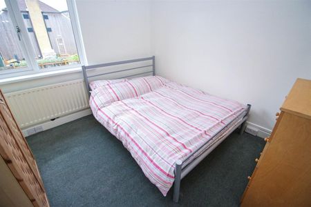 2 Bedroom House - Semi-Detached - Photo 5