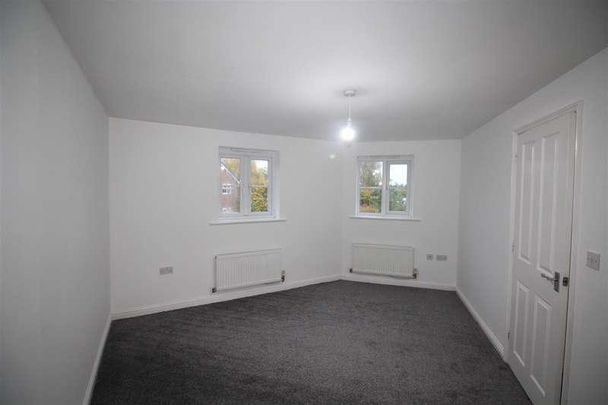 Olanyian Drive, M8 - Photo 1