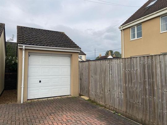 4 bedroom semi-detached house to rent - Photo 1