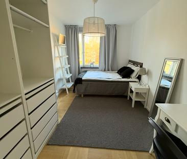 Mockasinvägen, Hägersten - Photo 1