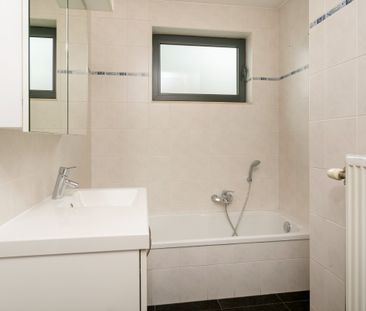 Appartement met twee slaapkamers en terras. - Photo 5