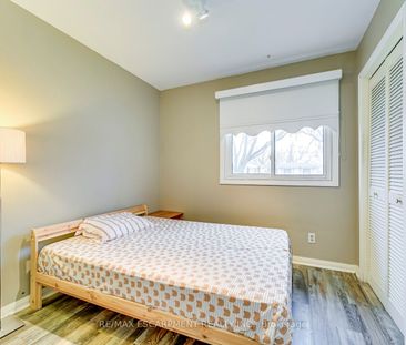 Detached Home For Lease | W8147190 - Photo 5