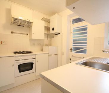 2 bedroom maisonette to rent - Photo 5