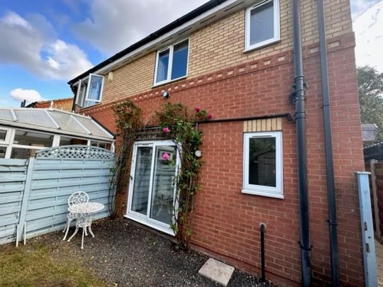 1 bedroom semi-detached house to rent - Photo 1