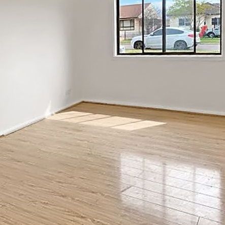 Renovated Three Bedroom House - Photo 1