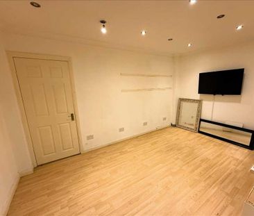 4 bedroom detached house to rent - Photo 1