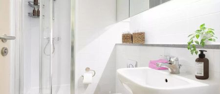 4 Bed Apartment - Photo 5