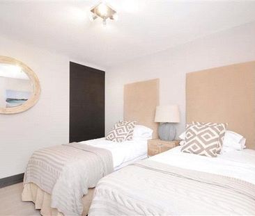 3 bedroom apartment to rent - Photo 2