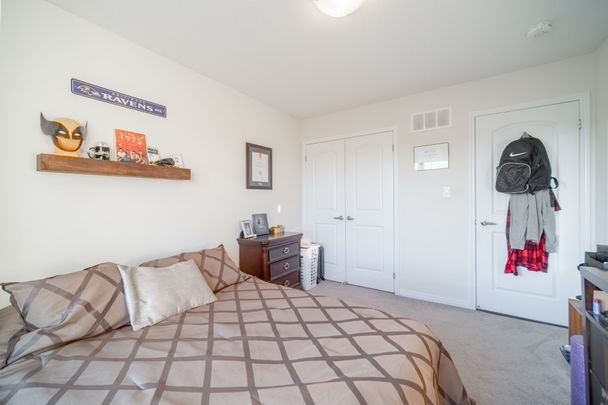 For Lease - 10 Alexandra Drive, Thorold, Ontario - Photo 1