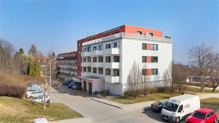 Pronájem bytu 2+kk s balkonem, garážovým stáním a sklepem, 45 m - Photo 5