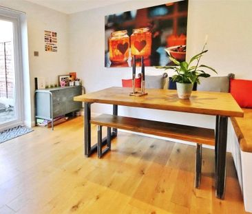 3 bedroom semi-detached house to rent - Photo 5