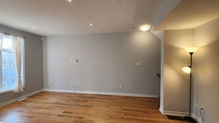 For Lease - 293 Everest Private Unit# A, Elmvale Acres and Area, Ontario - Photo 4