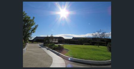 LUXE LIVING AT TOORONGA VILLAGE - Photo 3