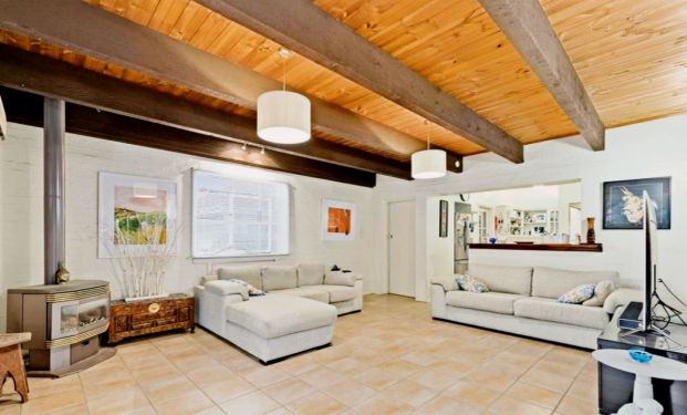 4 Bed, 2 Bath - Photo 1