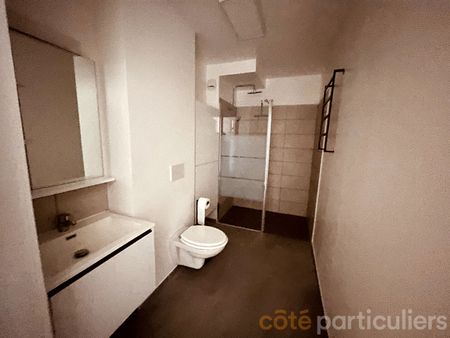 A LOUER - T2 MEUBLE - BELLEPIERRE - Photo 2