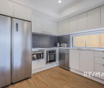 “Bayside Living – Room Available at 74 Bisschop St, Deception Bay” - Photo 4