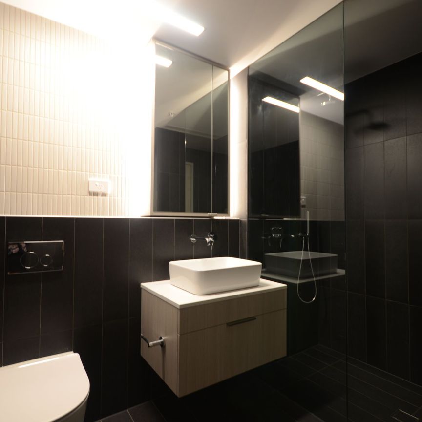 Beautiful Two Bedroom Apartment with Stunning Views!!!! - Photo 1