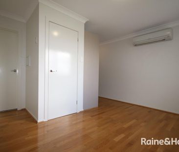 2 Bedroom Granny Flat with Private Courtyard - Photo 3