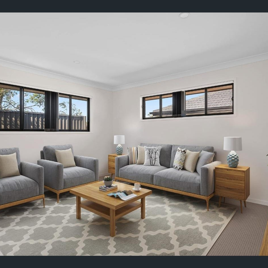 🏡 STUNNING FAMILY HOME I 5 AIR CONDITIONERS ❄️ I SOLAR & 10kW BATTERY ☀️ I NO CARPET! ✨ - Photo 1
