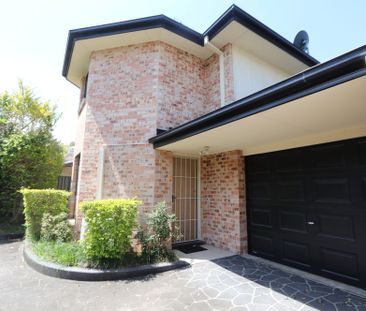 Spacious, Newly Renovated Townhouse - Photo 6