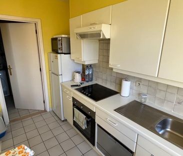 Prachtig gelegen appartement met lift, 2 slaapkamers, terras en garage - Photo 6