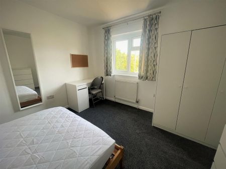 4 bedroom terraced house to rent - Photo 4