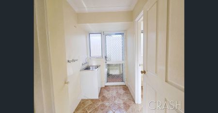 Stylish & Low-Maintenance 3x2 Villa in a Quiet Complex - Photo 4