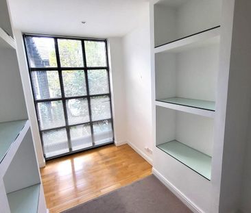 2 bedroom mews to rent - Photo 1