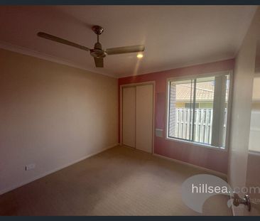 LARGE FAMILY HOME WITH POOL IN GREAT CONDITION - Photo 3