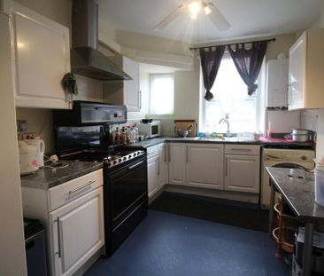 3 bedroom terraced house to rent - Photo 5