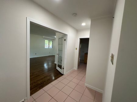 For Lease - 1252 Mont Clair Drive Unit# Main Floor, Oakville, Ontario - Photo 4