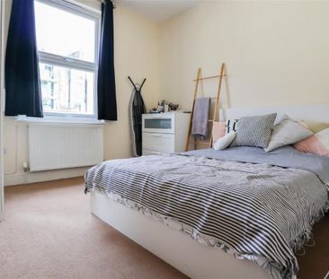 1 St. Andrews Square Hastings, East Sussex TN34 1SN - Photo 2