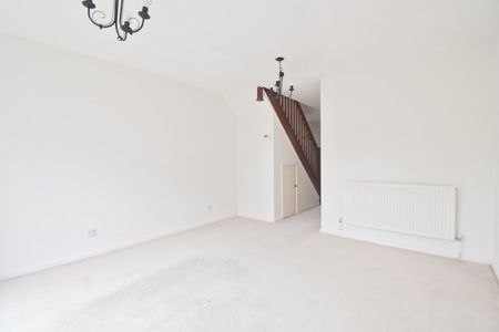 Shaw Drive, Walton-on-Thames, KT12 - Photo 2