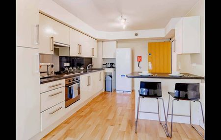 Classic 3 Bed En-Suite - Photo 5