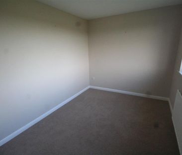 College Close - Photo 2