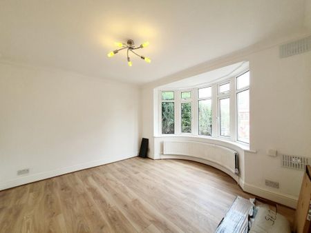 1 bedroom in a house share to rent - Photo 4