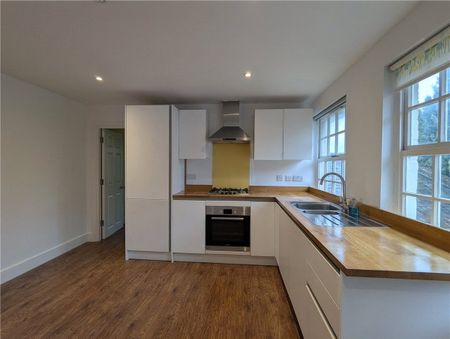 Wonderfully light 2 bedroom apartment in converted period building which has been finished to a high standard. Within a short walk of the High Street, Winchester train station and close to the University and hospital. - Photo 4