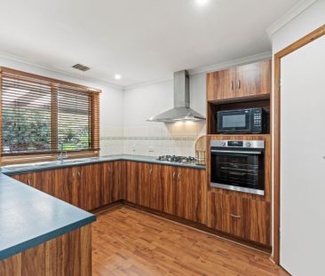 Spacious Family Living with Stunning Outdoor Entertaining & Views - Photo 6