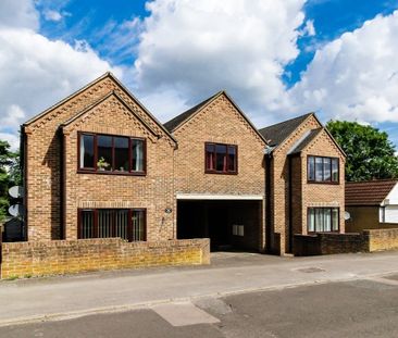 Hundar Court, Kennington - Photo 1