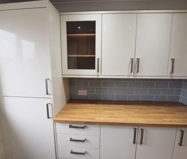 2 bedroom maisonette to rent - Photo 2